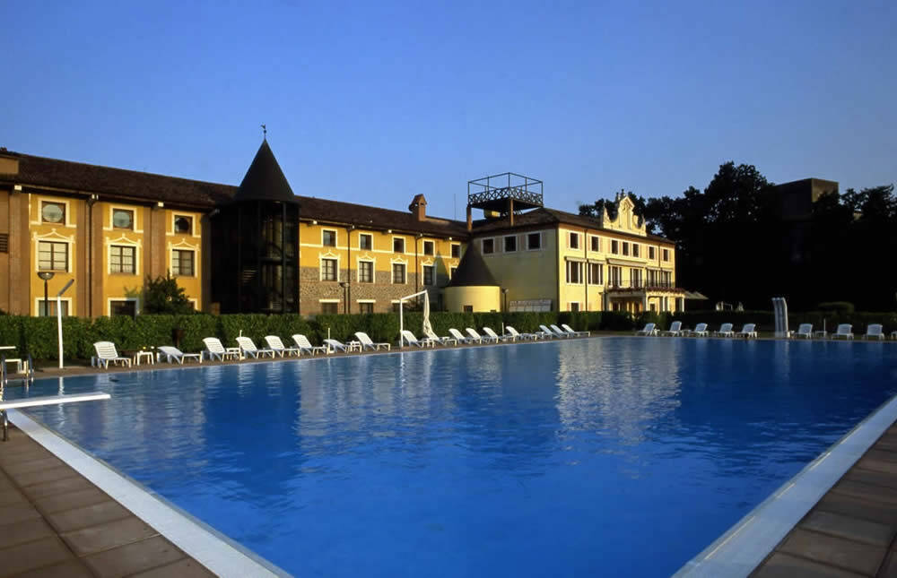 Schwimmbad Golf Montecchia