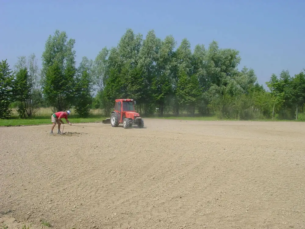 Vivaio_sperimentale-livellatura